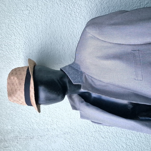 Gerald Austin Men's Gray Sport Coat with Notched Lapels and Textured Fabric